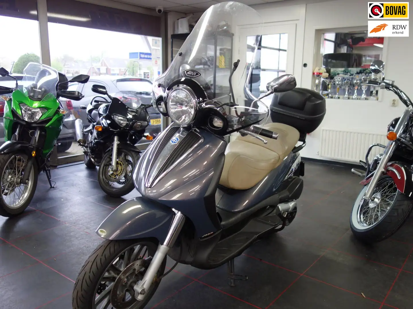 Piaggio Beverly 500 Scooter Automaat - 1