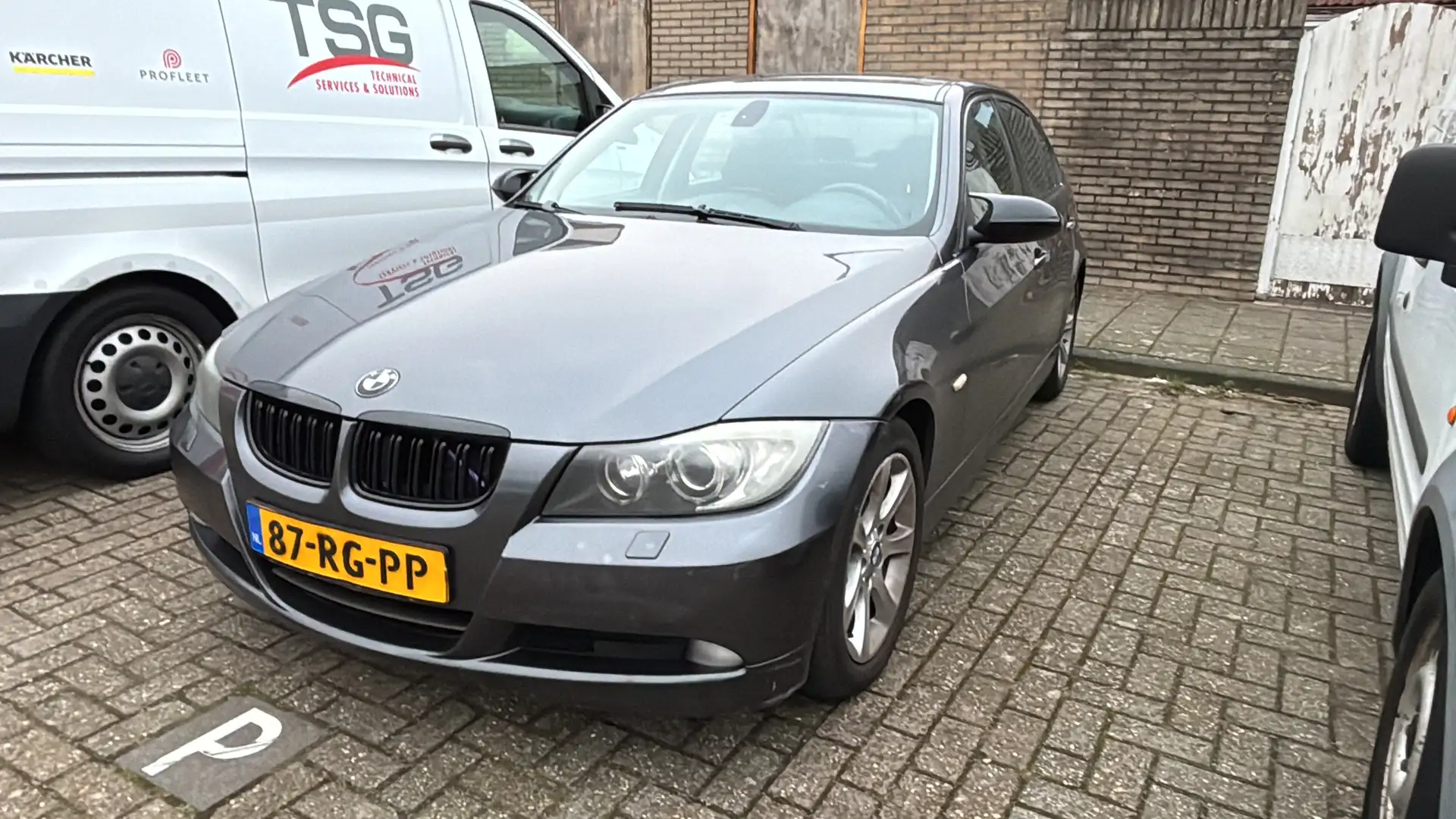 BMW 330 330i Dynamic Exec. Grijs - 1
