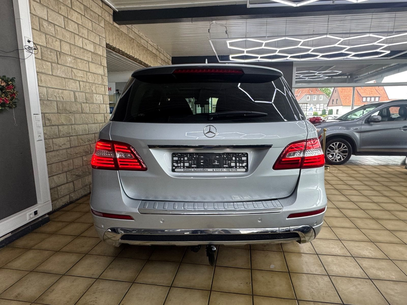 Mercedes-Benz ML 350 CDI AMG LINE BlueTec*AHK*BT*ELEK-SITZ*SHZ — photo 13