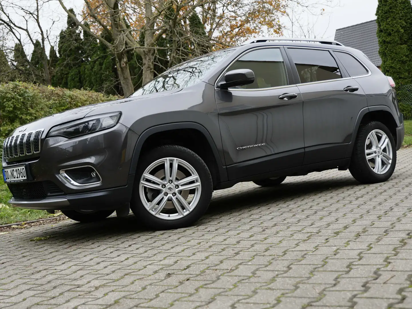 Jeep Cherokee Cherokee 2.2 MJ II Active Drive I Automatik Limite Grau - 2