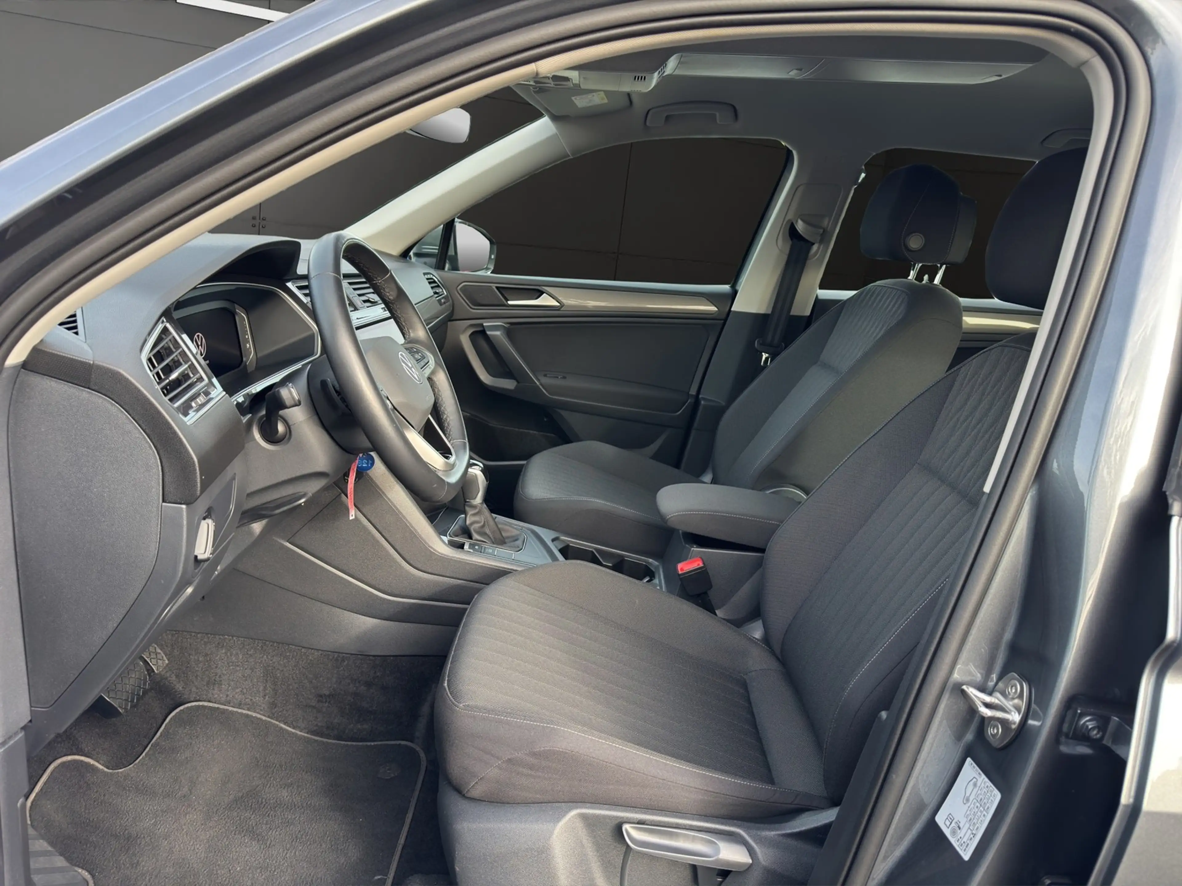 Volkswagen Tiguan Allspace 1.5 TSI DSG Life AHK+Navi+LED — photo 7