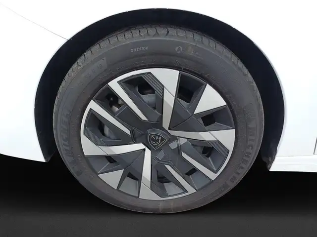 Peugeot 208 view 8