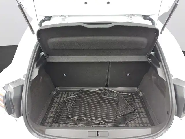 Peugeot 208 view 7