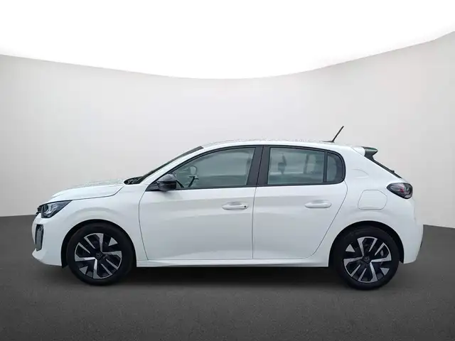 Peugeot 208 view 4