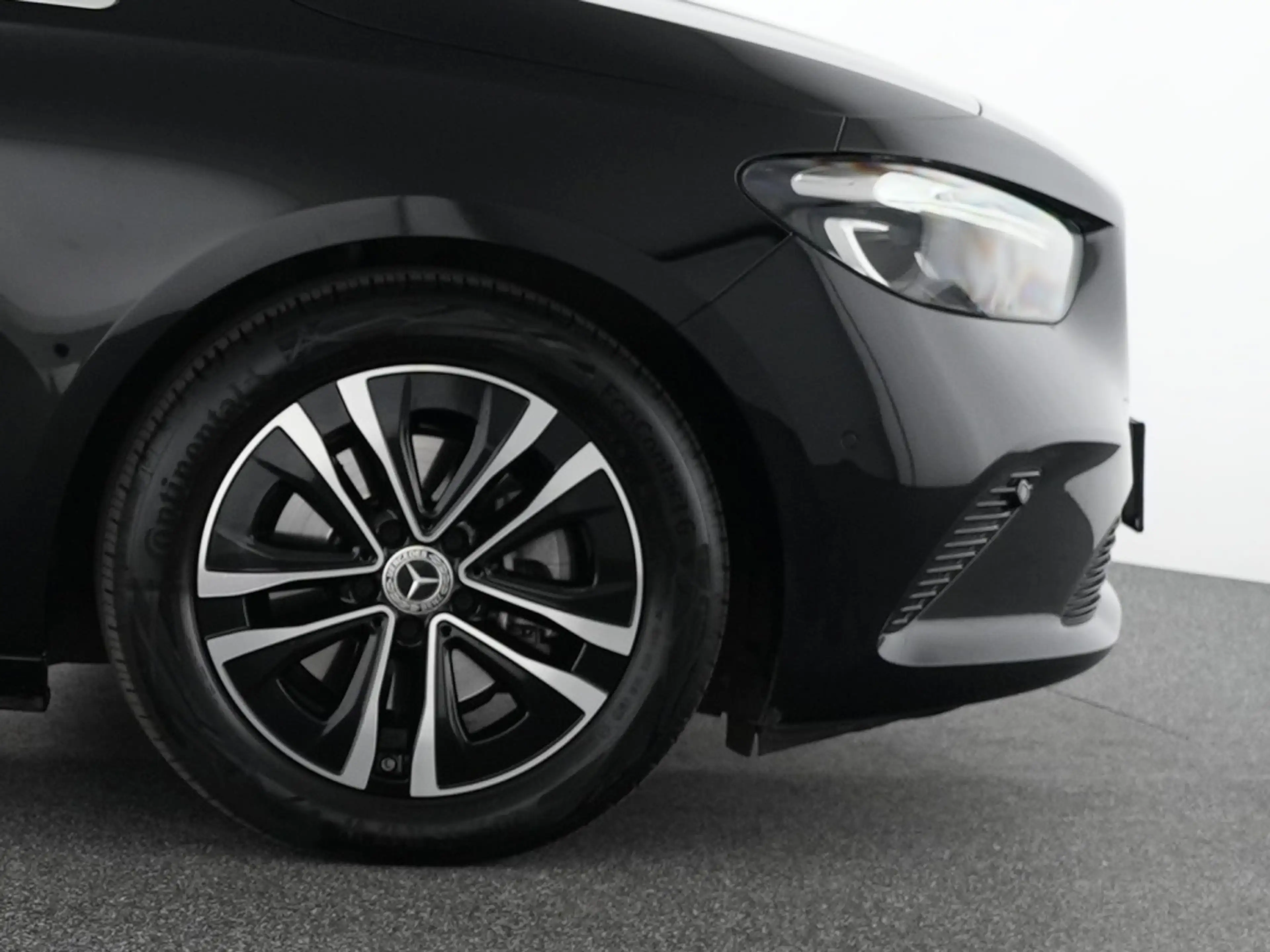 Mercedes-Benz B 200 Progressive LED Automatik Navi Winter Kam — photo 6
