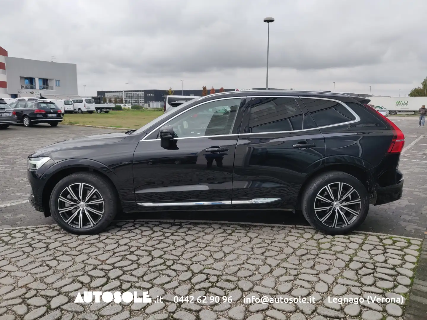 Volvo XC60 XC60 B4 Inscription Automatica Nero - 2