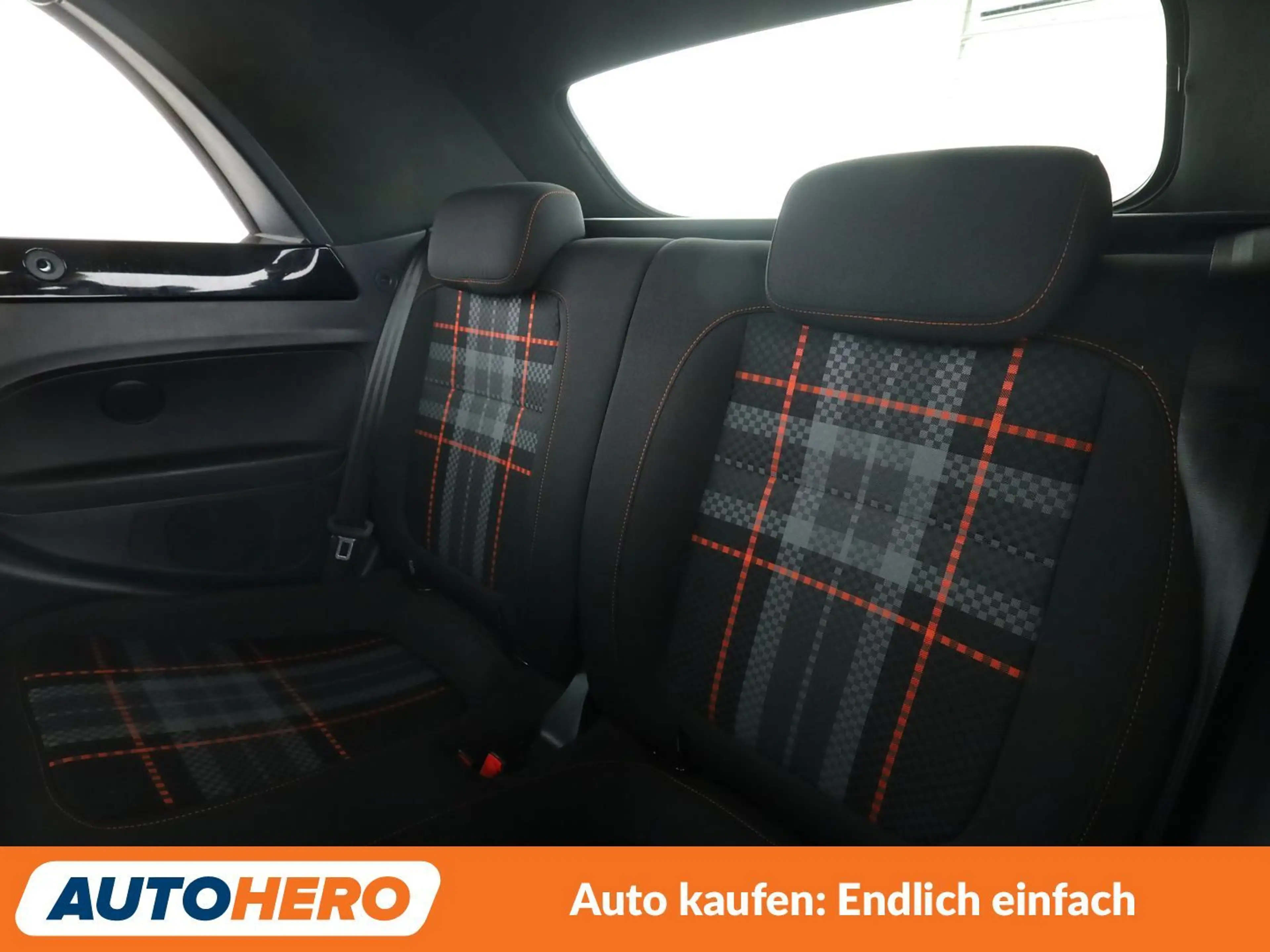 Volkswagen Beetle 1.2 TSI Club BlueMotion Tech *NAVI*TEMPO*PDC*SHZ* — photo 14