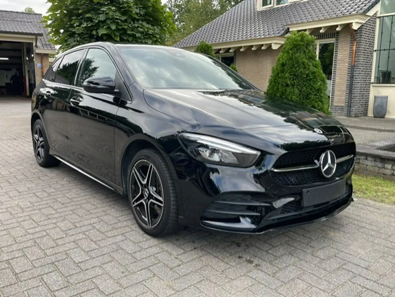 Mercedes-Benz B 250