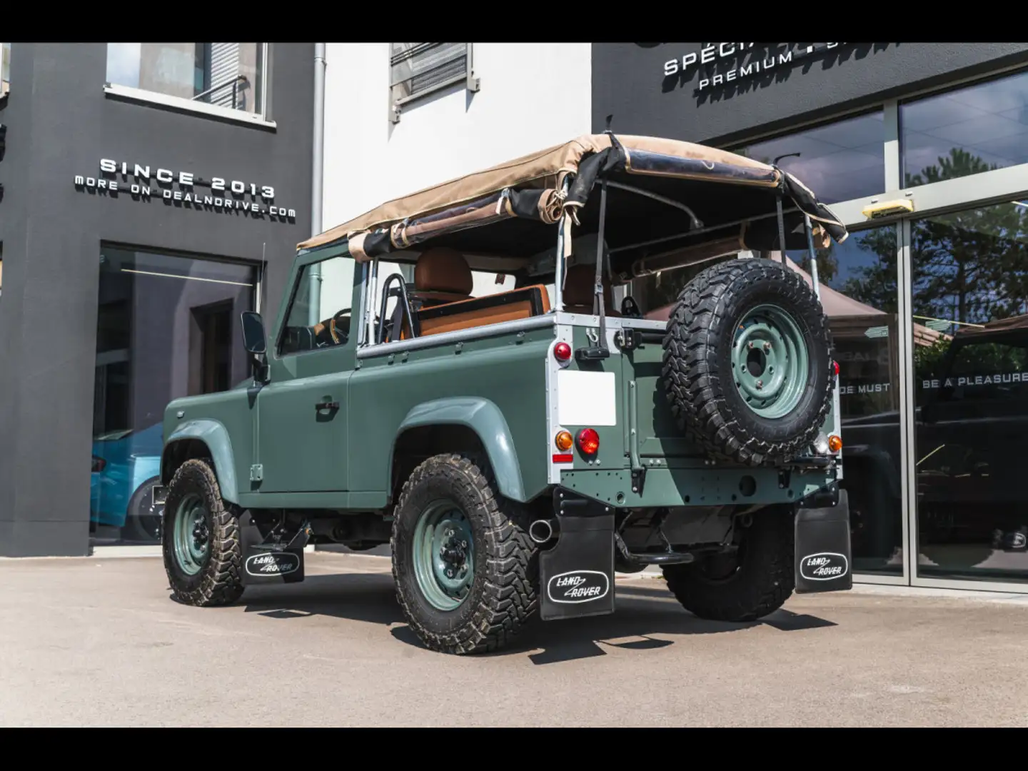 Land Rover Defender III 90 TD4 2.2L SOFT TOP Vert - 2