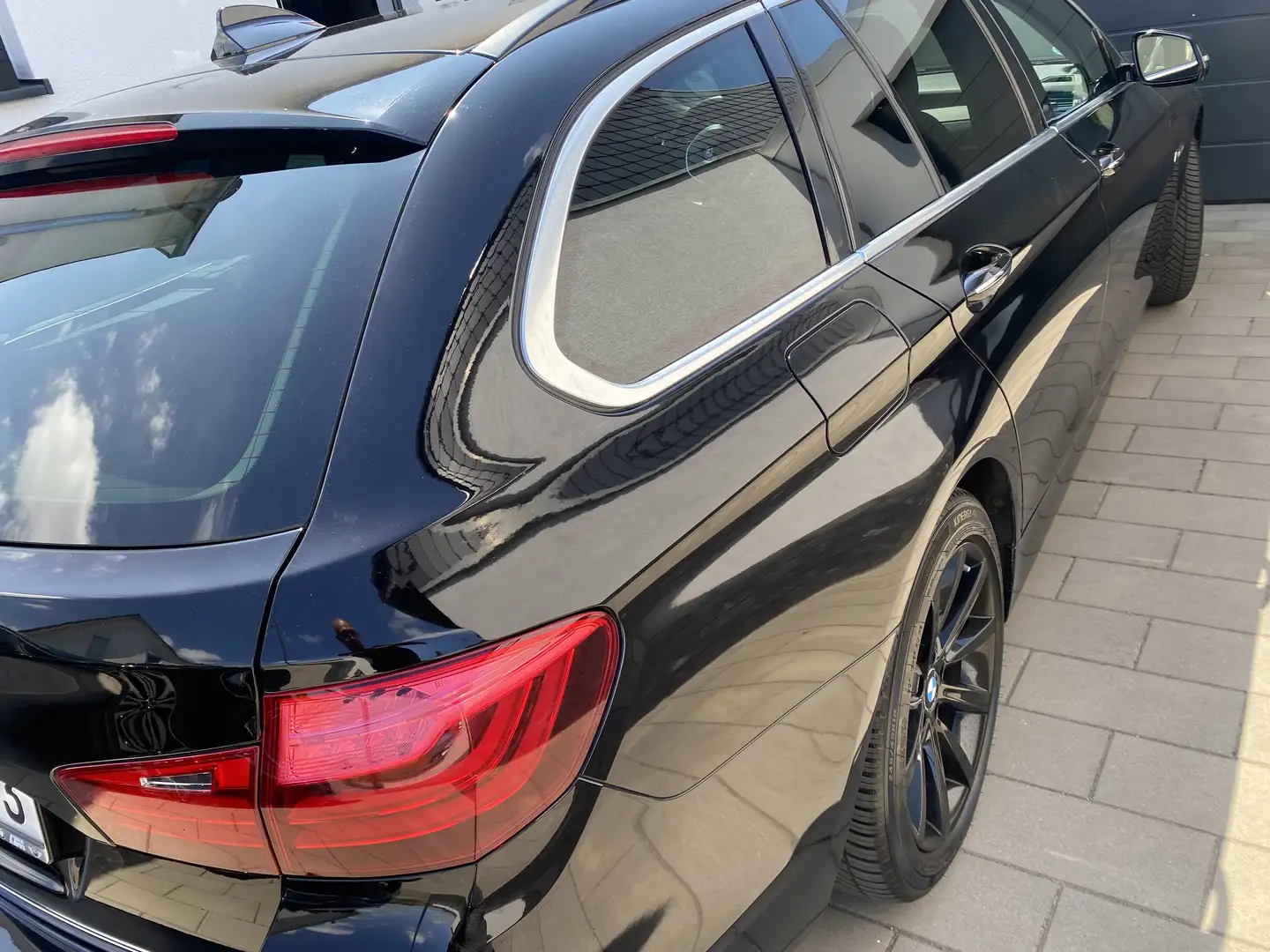 BMW 525 525 d Luxury Line Schwarz - 2