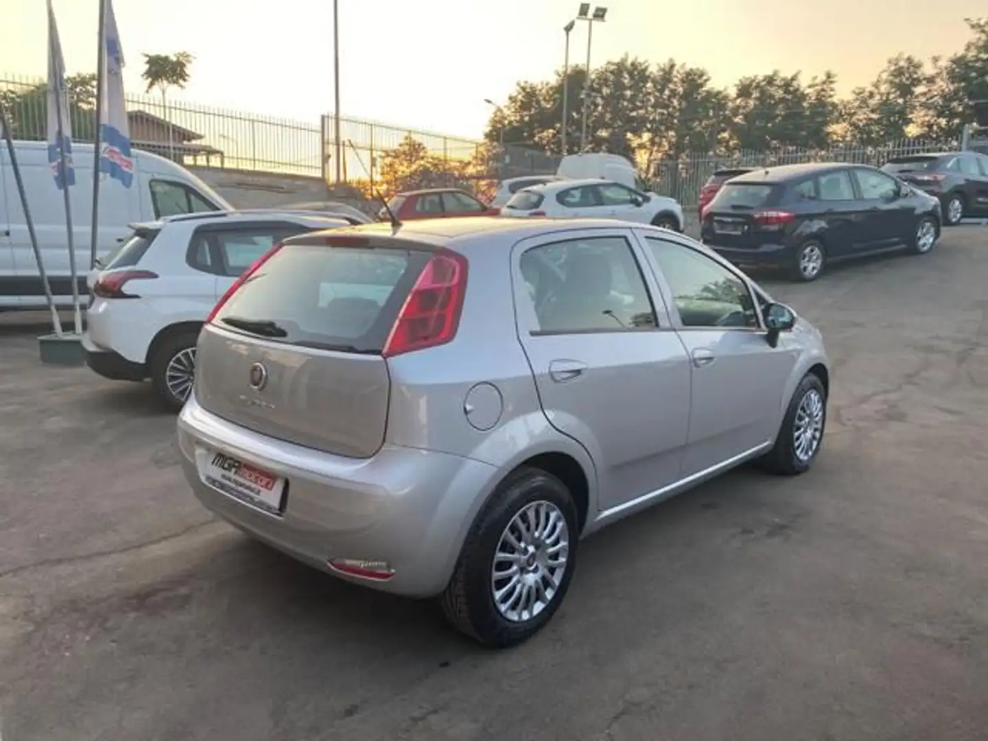 Fiat Punto Punto 5p 1.3 mjt Street s&s 95cv Gris - 2