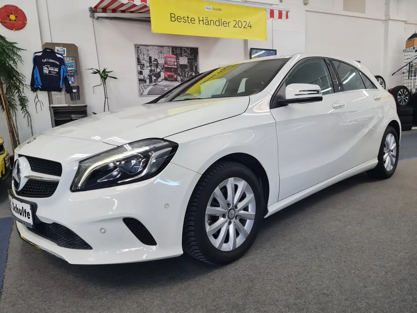 Mercedes-Benz A 180 BlueEFF Style LED Hight-Perf.Navi,ParkAssist,Allw. Weiß - 1