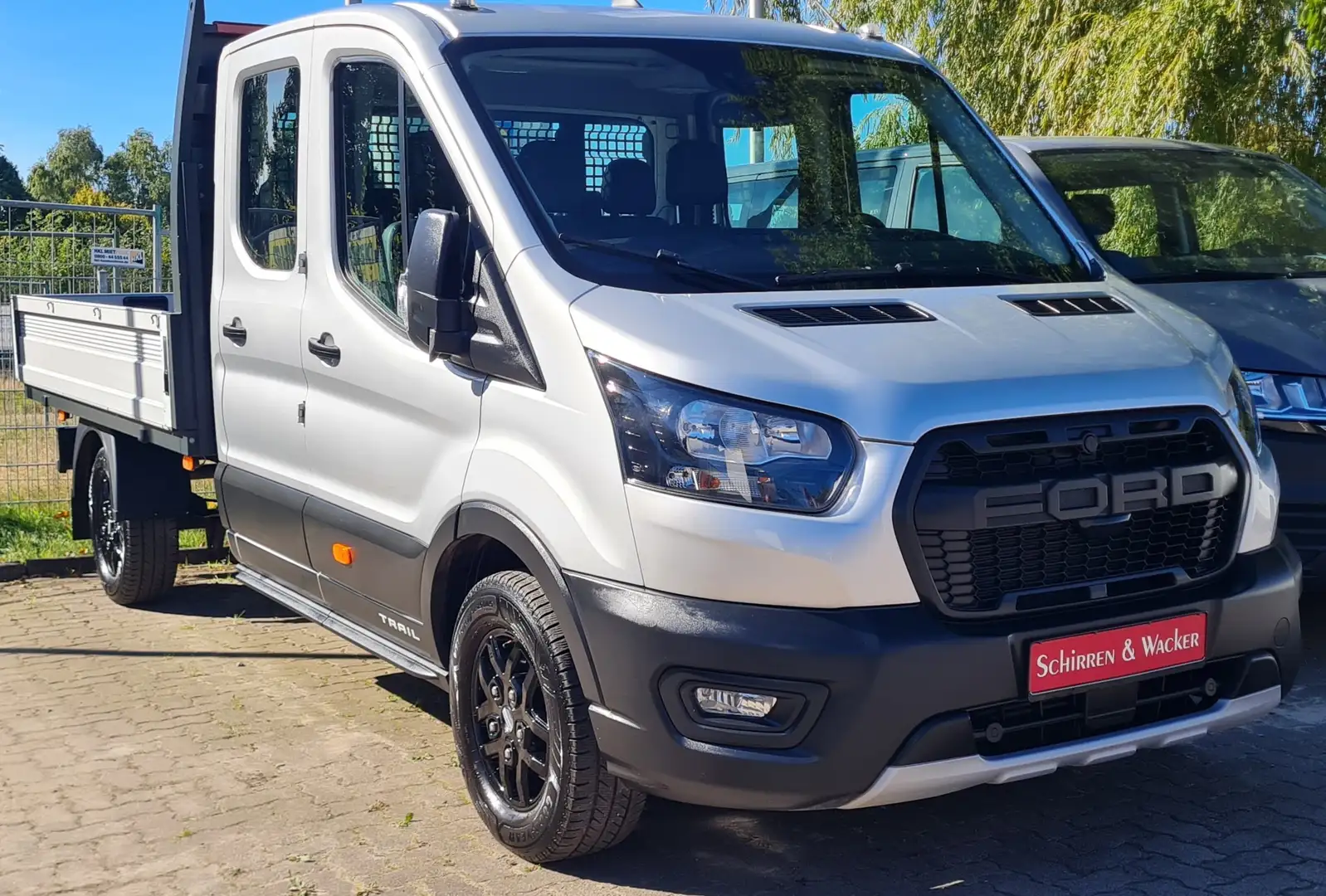 Ford Transit 350 Pritsche L3 DoKa Allrad AHK Technologiepaket Silber - 1