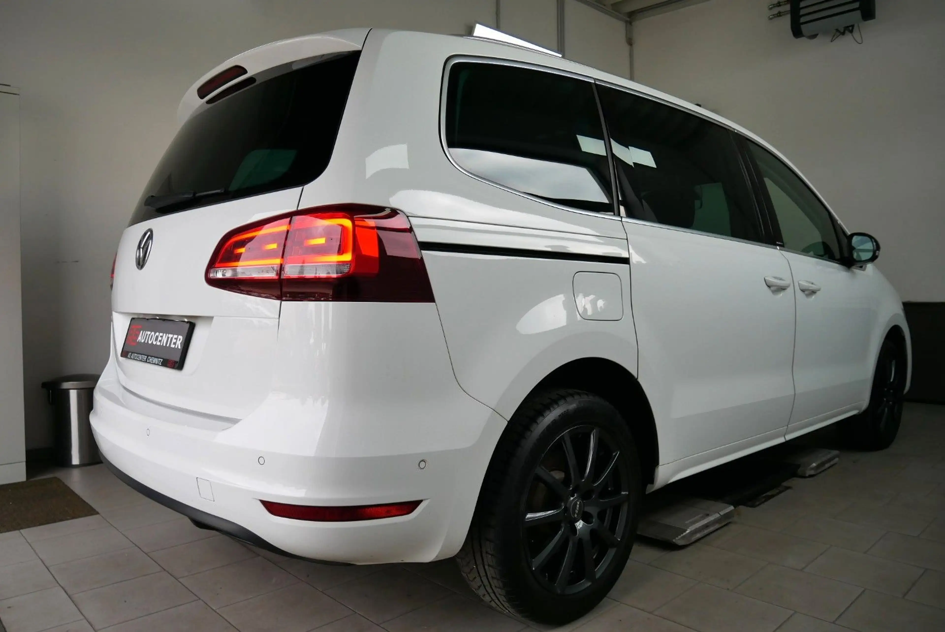Volkswagen Sharan IQ.DRIVE DSG ACC Totwinkel Keyless PDC — photo 3