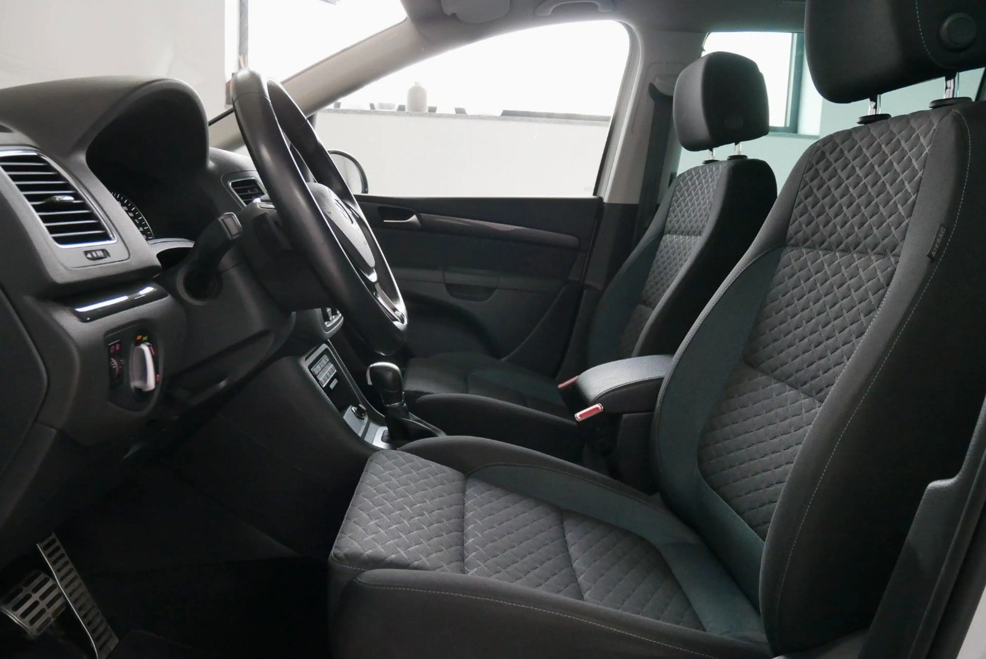 Volkswagen Sharan IQ.DRIVE DSG ACC Totwinkel Keyless PDC — photo 10