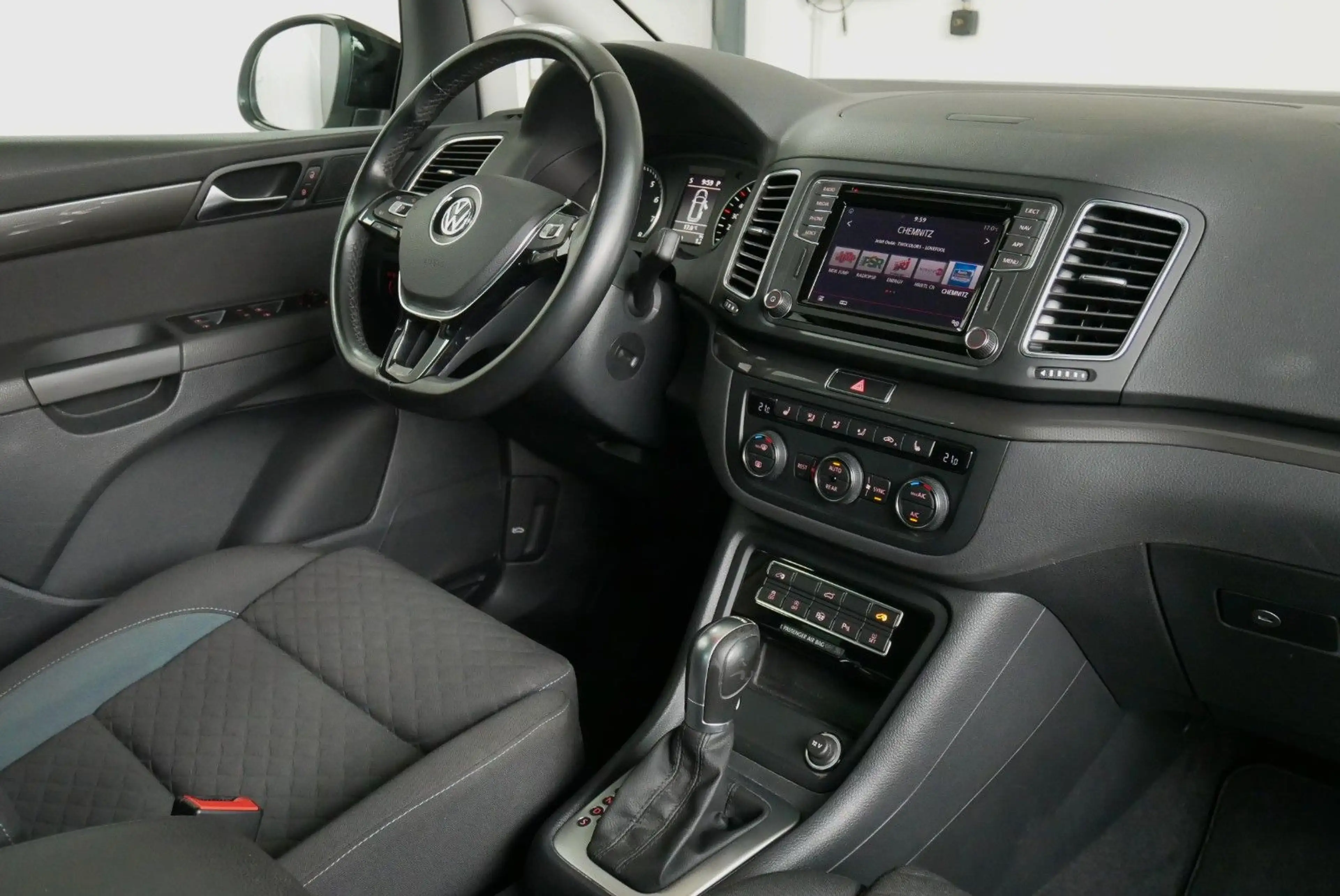 Volkswagen Sharan IQ.DRIVE DSG ACC Totwinkel Keyless PDC — photo 15