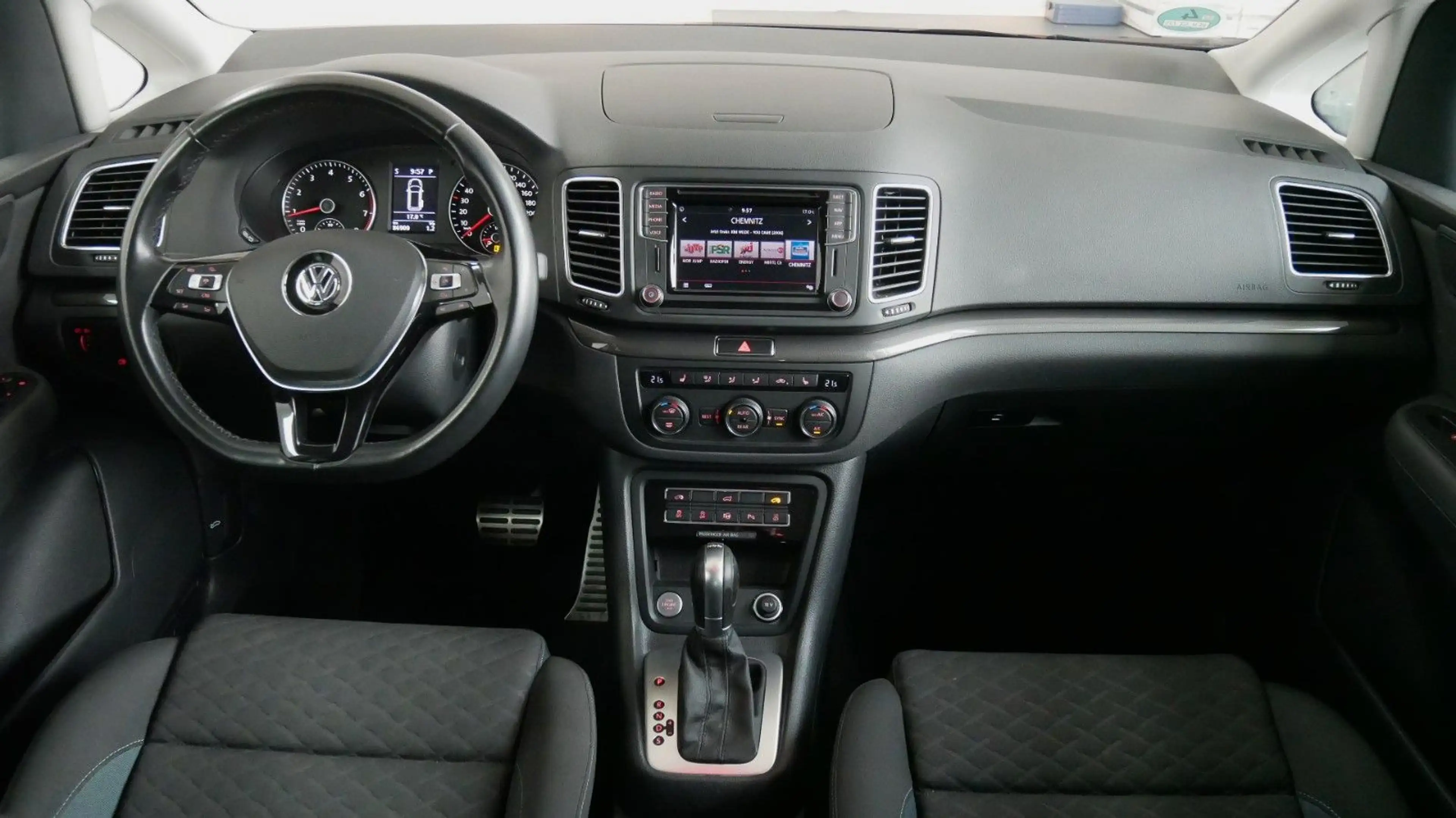 Volkswagen Sharan IQ.DRIVE DSG ACC Totwinkel Keyless PDC — photo 11