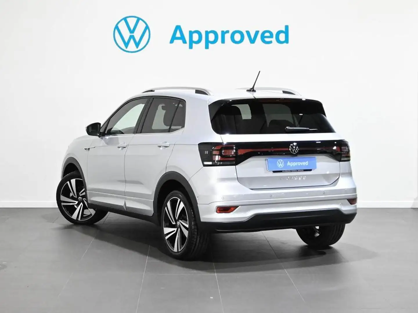 Volkswagen T-Cross 1.5 TSI Sport DSG7 110kW Plateado - 2