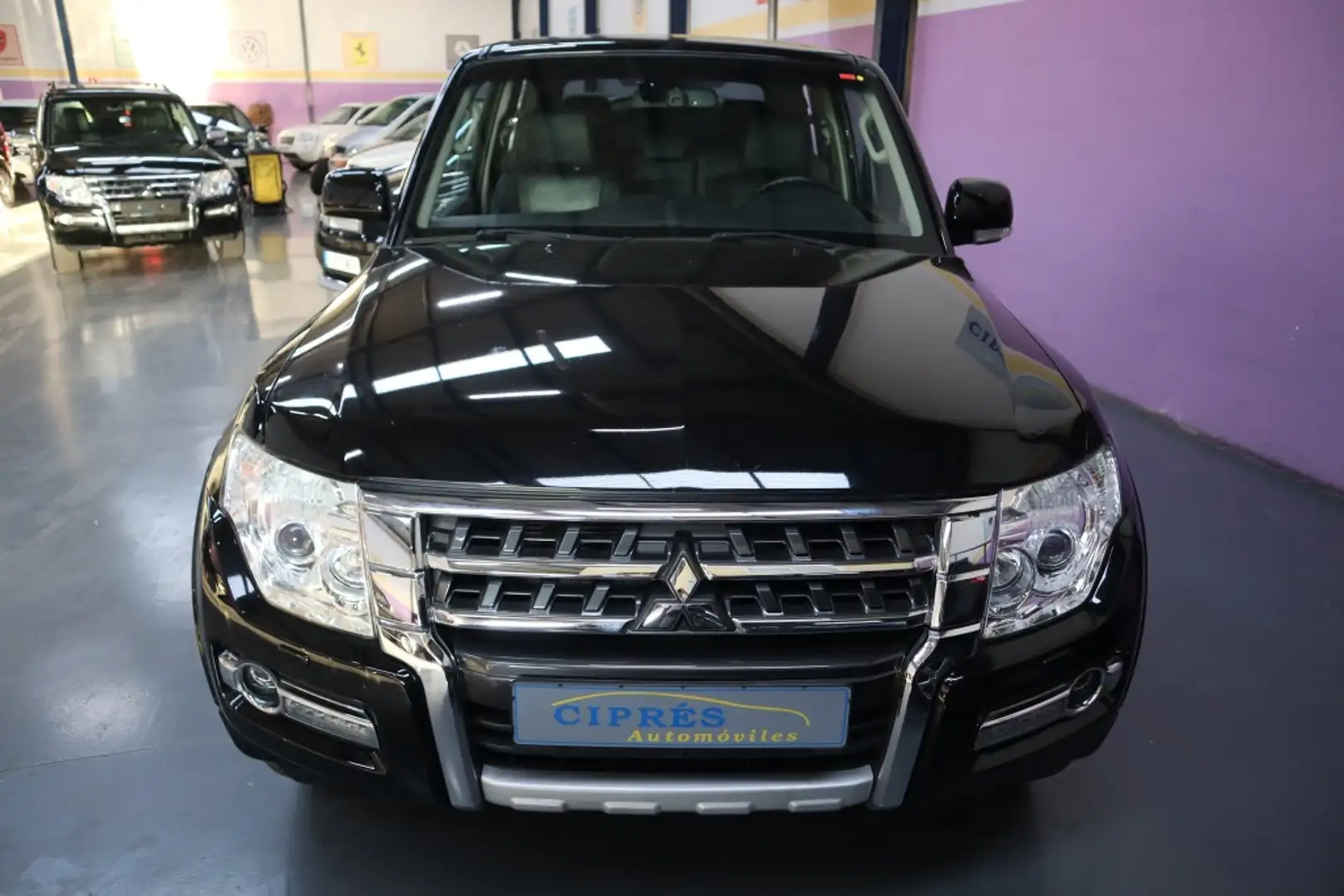 Mitsubishi Montero 3.2DI-D Spirit 200 Zwart - 2