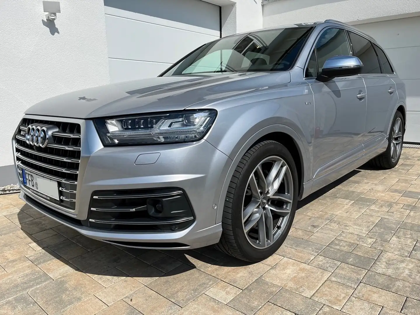 Audi SQ7 SQ7 4.0 TDI quattro tiptronic Stříbrná - 1