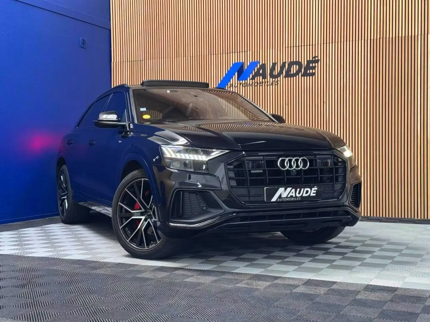 Audi Q8 50 TDI 286 Tiptronic 8 Quattro S-LINE Schwarz - 1