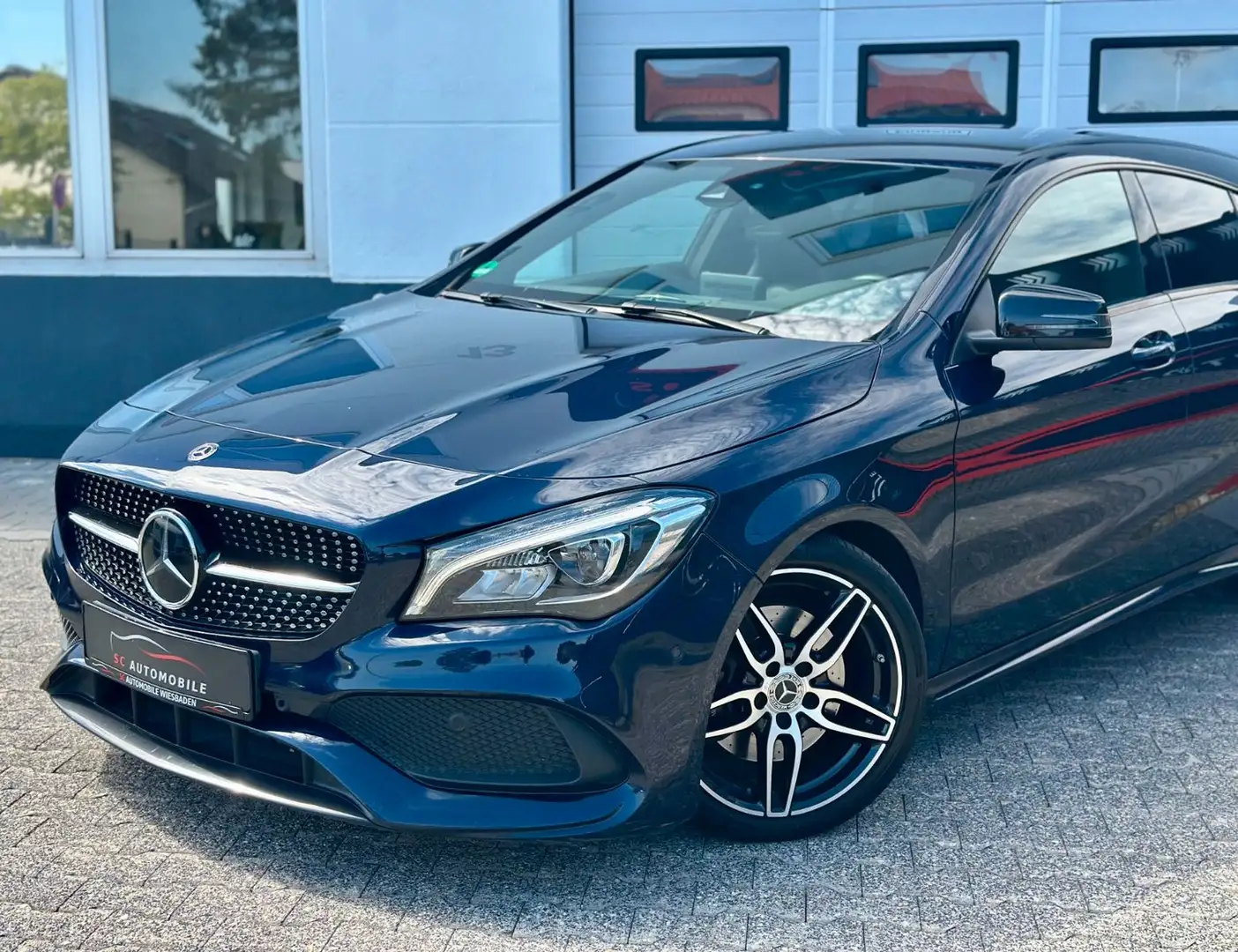 Mercedes-Benz CLA 220 d Shooting Brake| AMG-LINE | UNFALLFREI | Bleu - 1