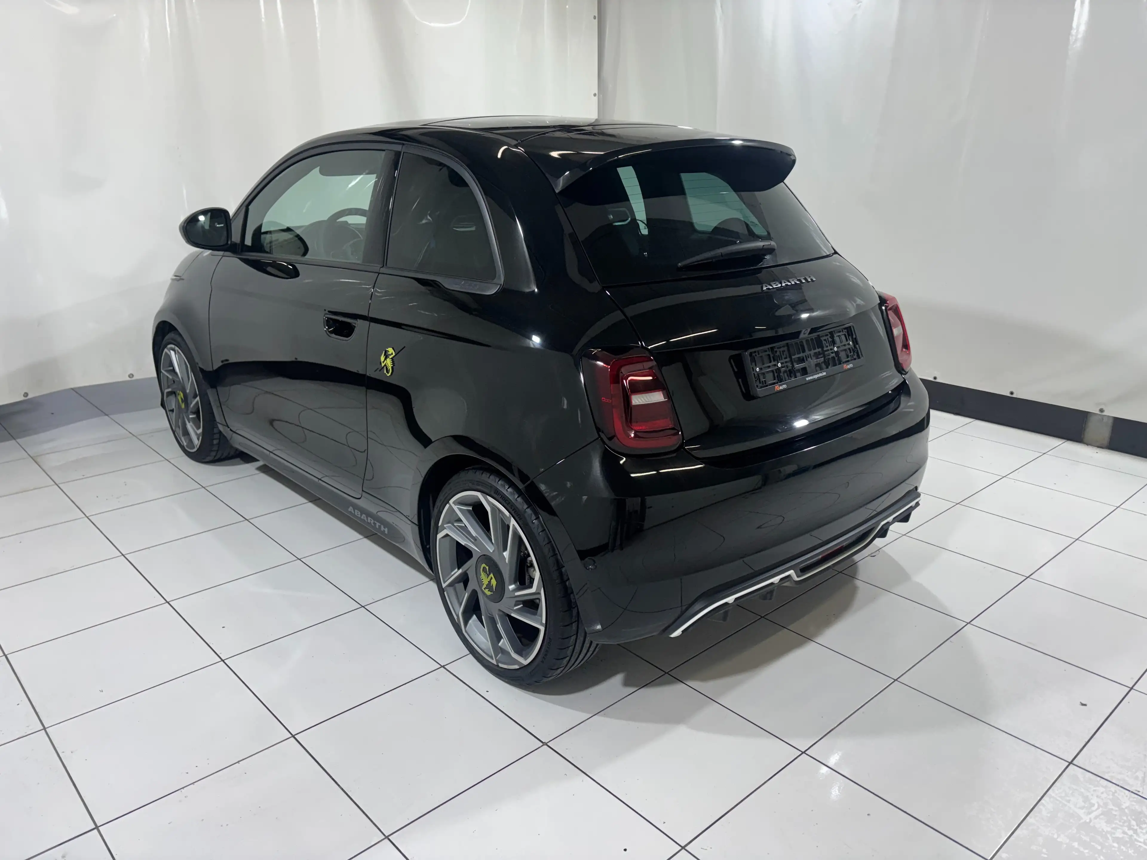 Abarth 500e * 42 kWh * Scorpionissima * Caméra * Carplay — photo 4
