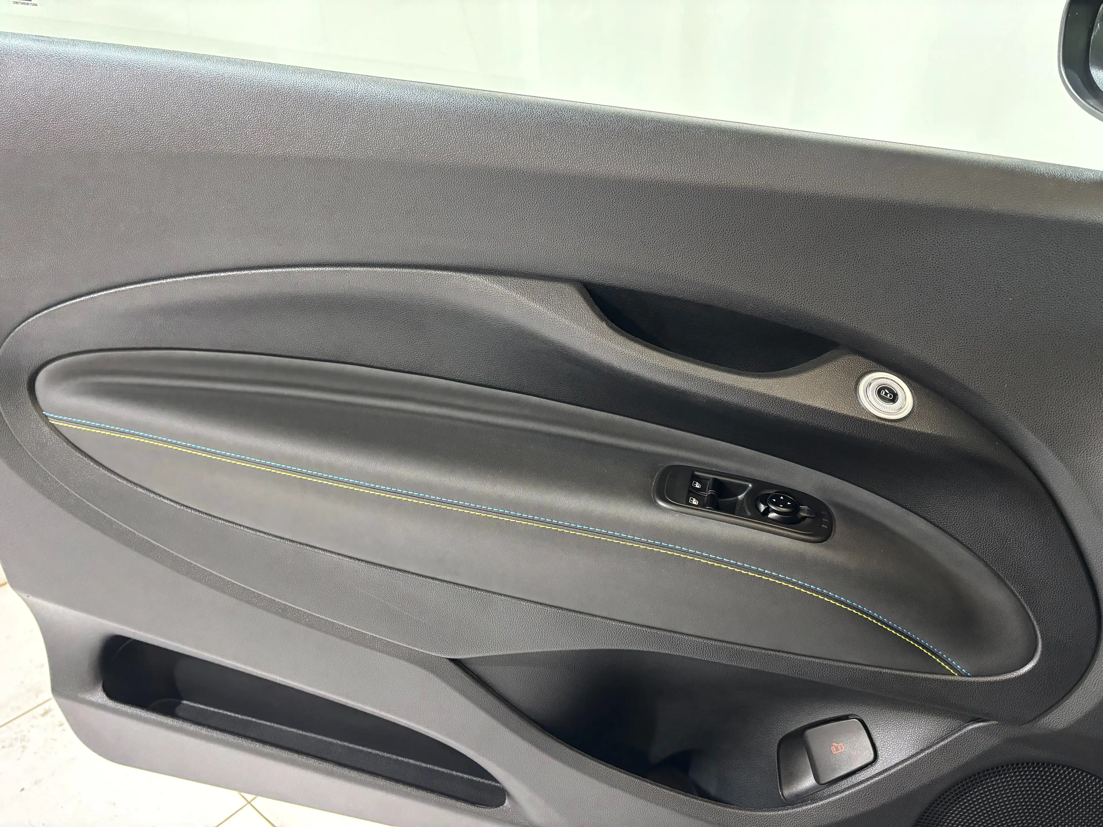 Abarth 500e * 42 kWh * Scorpionissima * Caméra * Carplay — photo 9