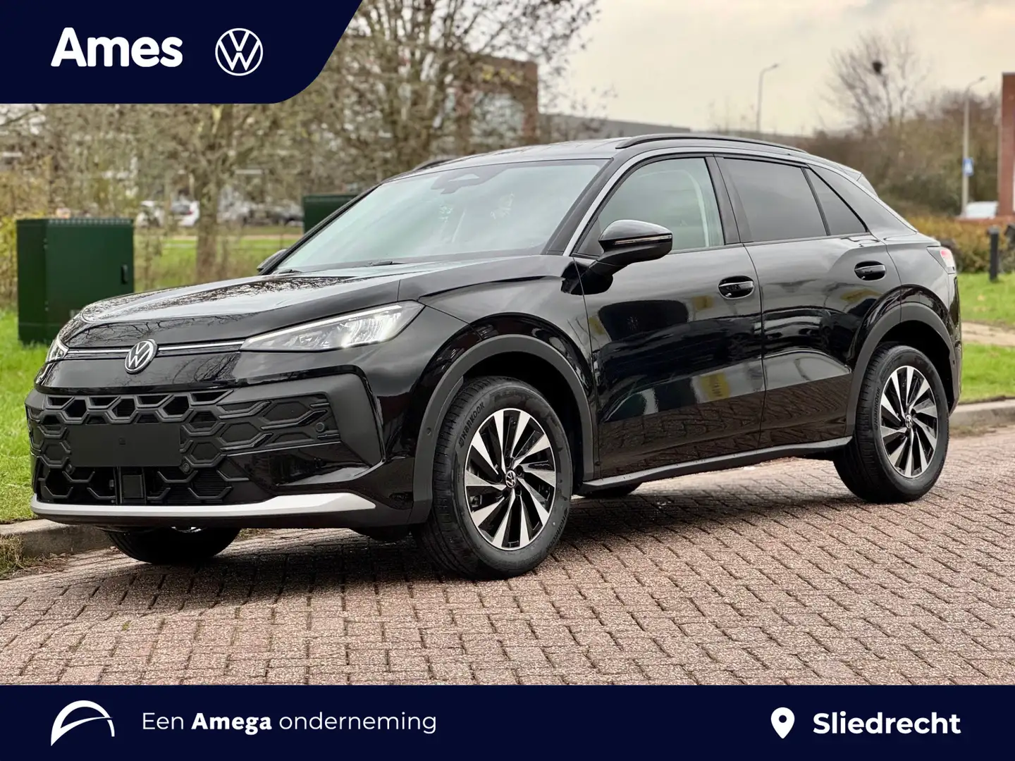 Volkswagen T-Roc 1.5 eTSI 115pk DSG Life First Edition | infotaimne Nero - 1