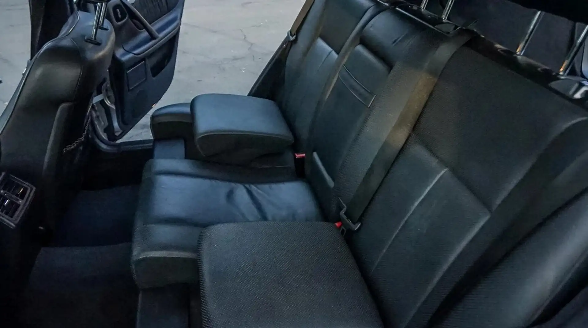 Mercedes-Benz E 55 AMG T-Modell 4MATIC Stříbrná - 2