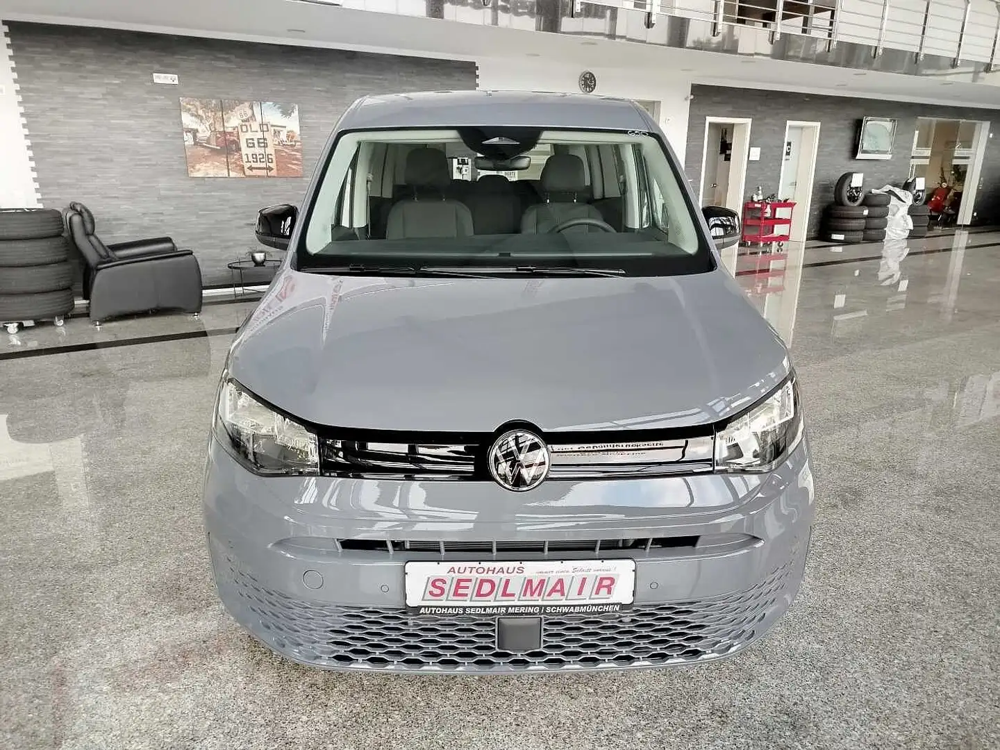 Volkswagen Caddy Maxi Family 1.5 TSI DSG AHK/7SITZE/KAM Grau - 2