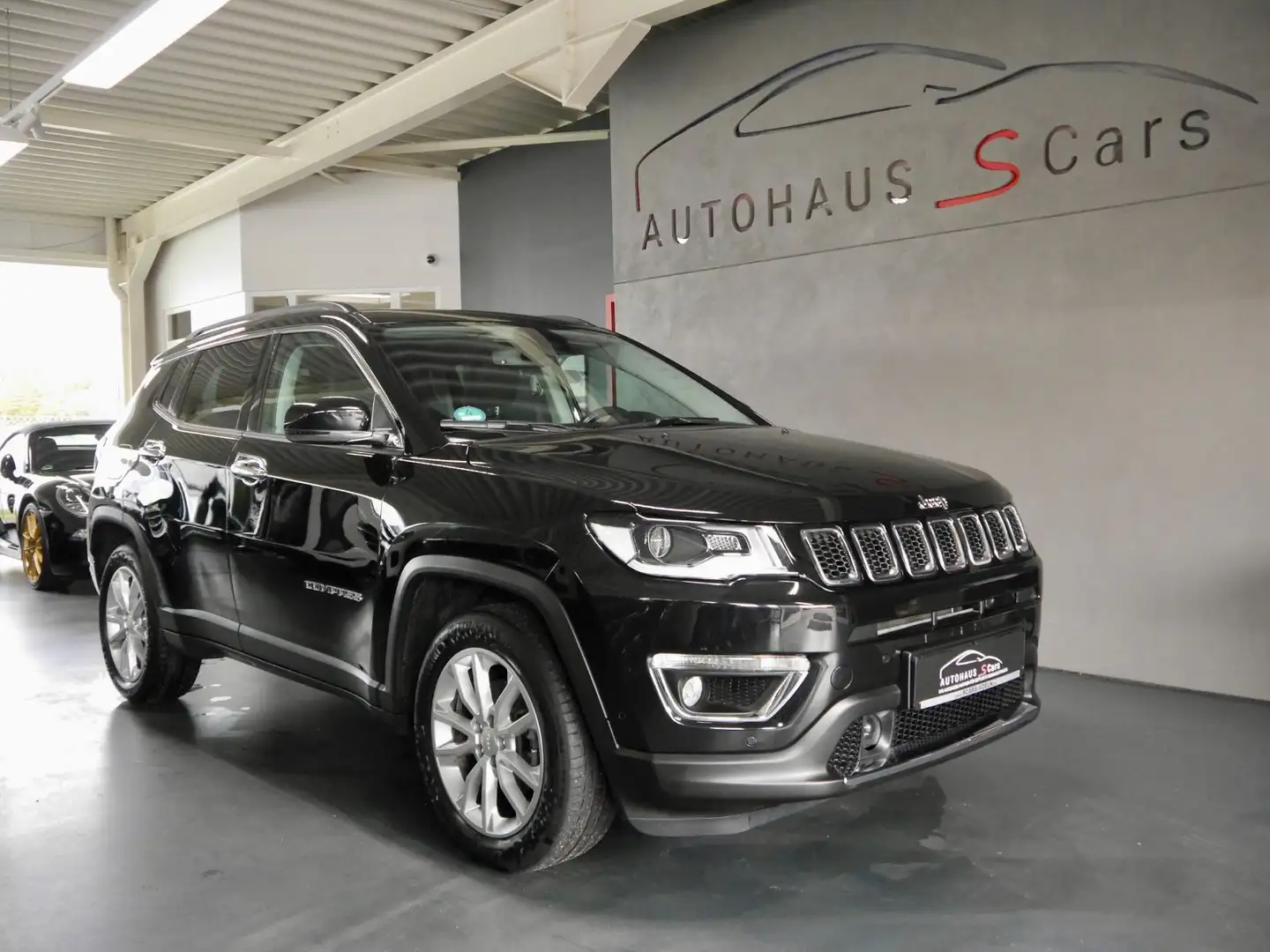 Jeep Compass Limited FWD*Leder*Navi*Pano* Zwart - 1