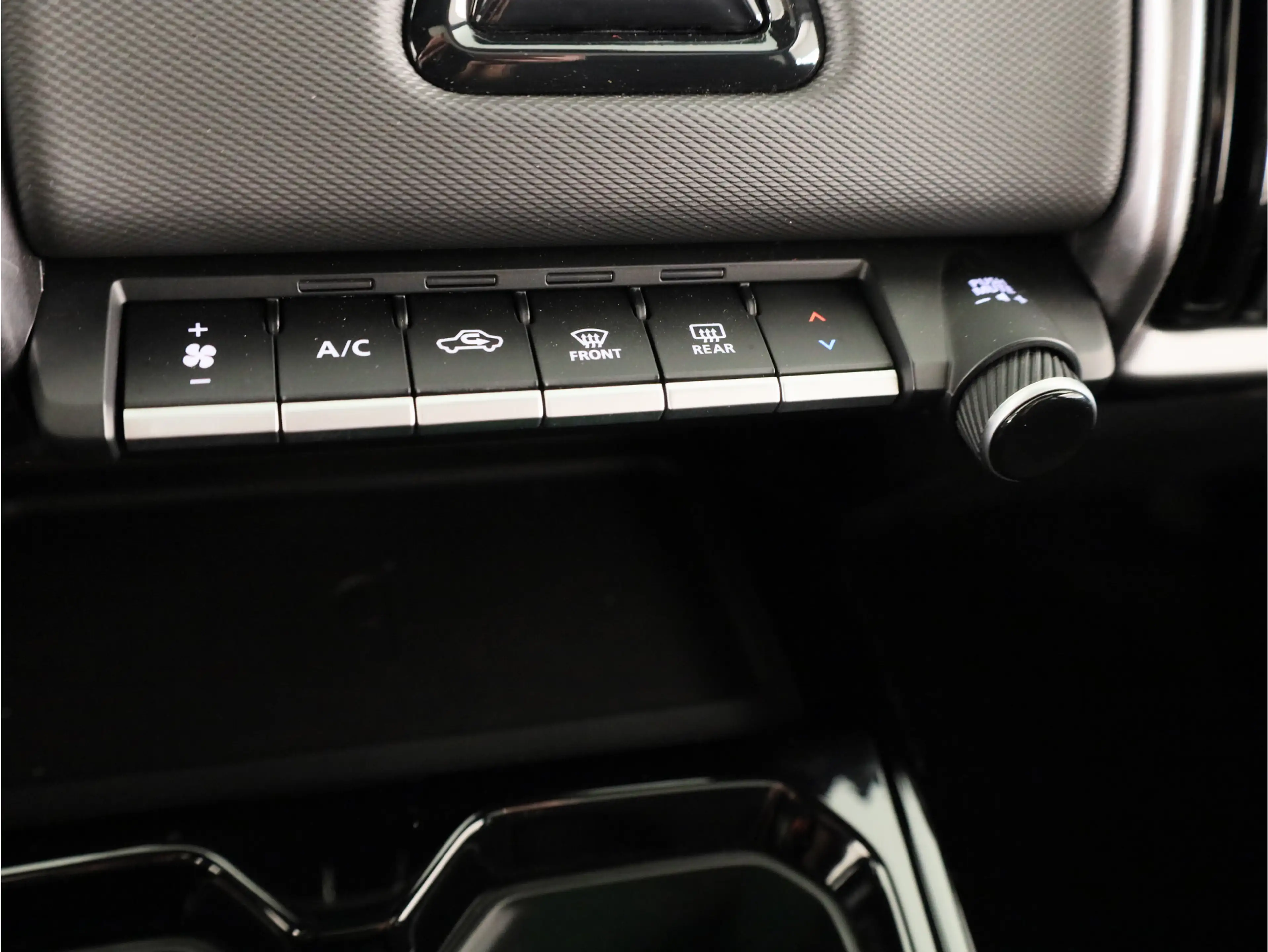 Toyota Urban Cruiser Executive 61 kWh *NIEUW* | Direct leverbaar! | Met — photo 9