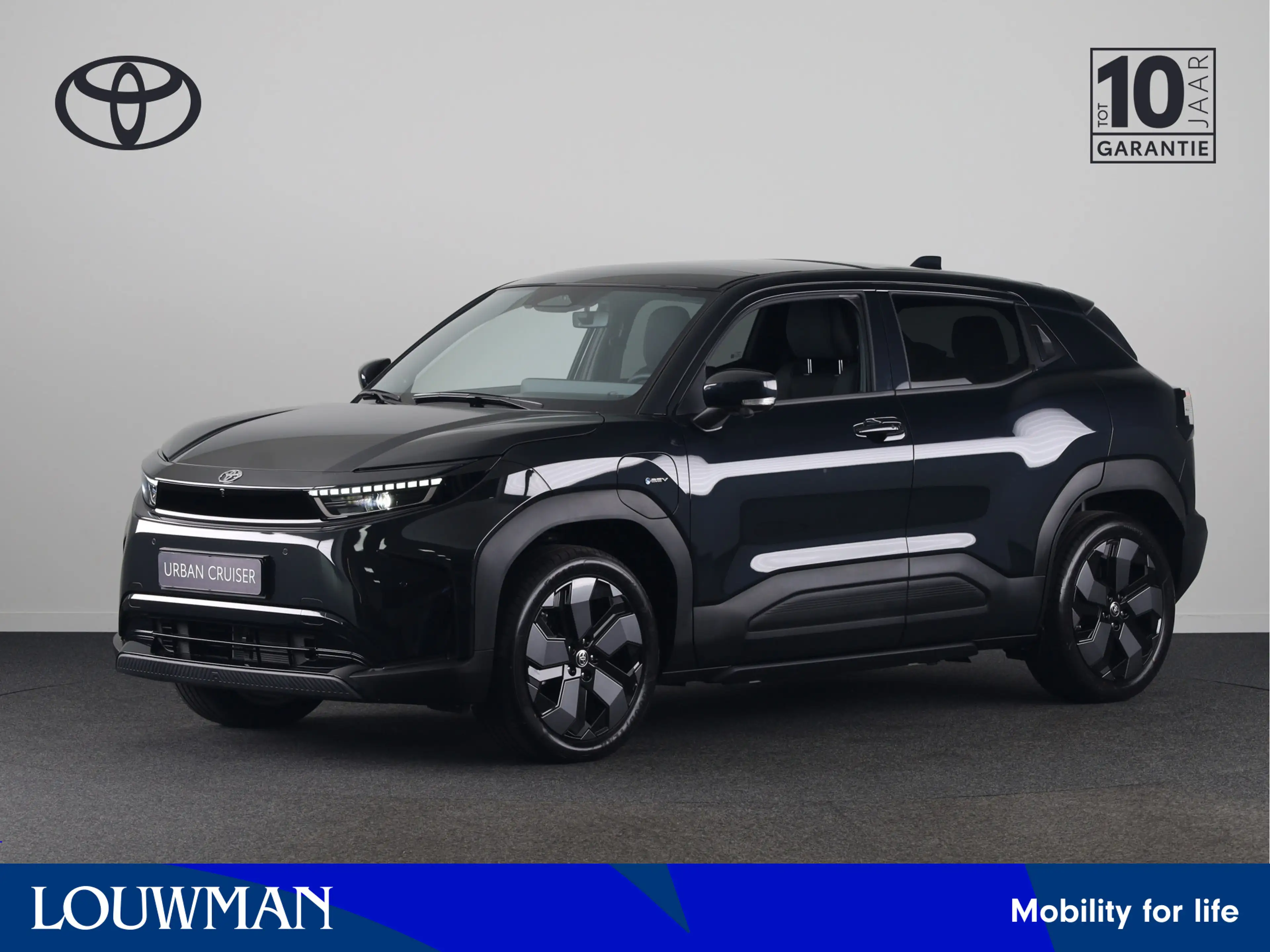 Toyota Urban Cruiser Executive 61 kWh *NIEUW* | Direct leverbaar! | Met