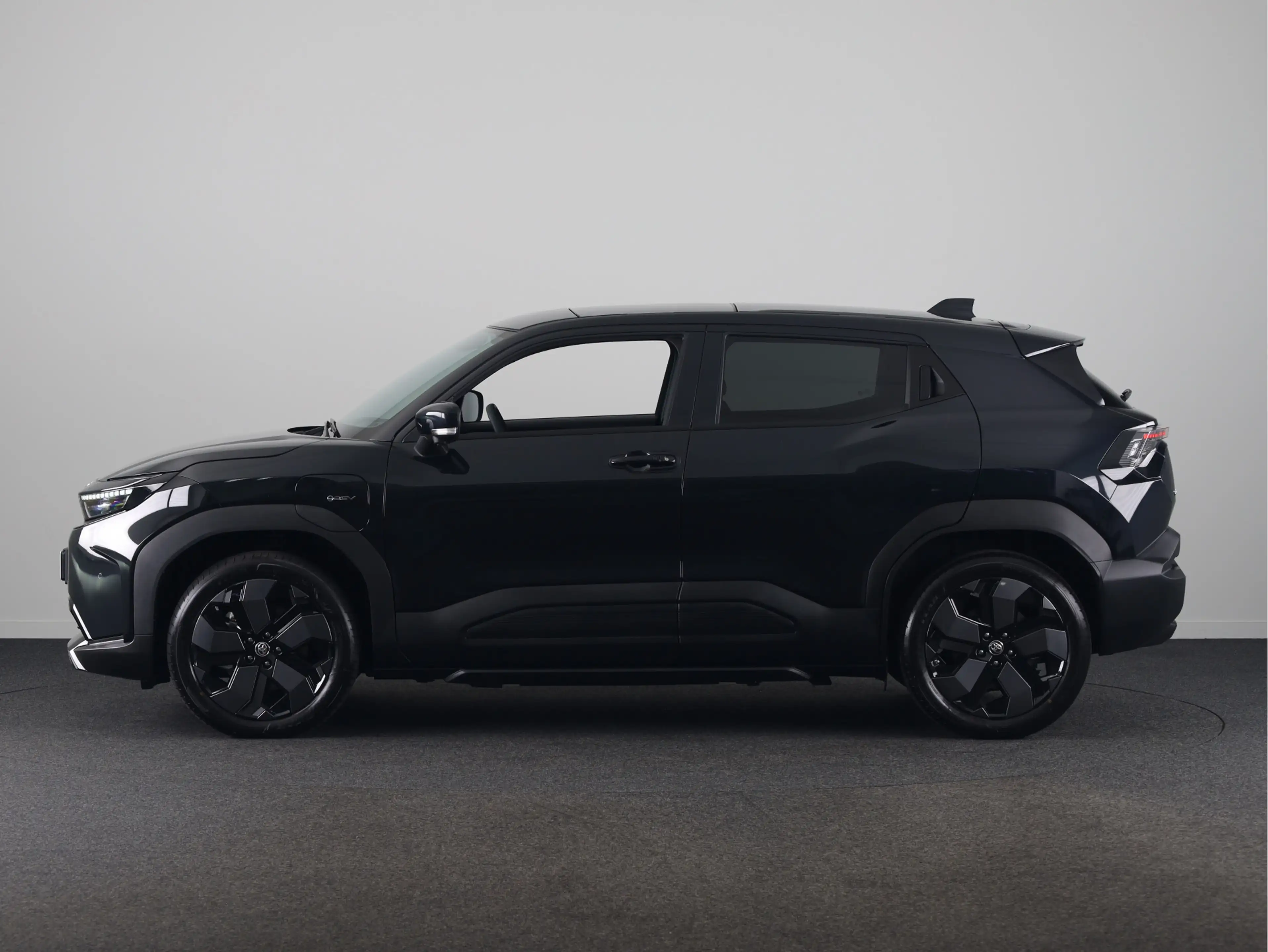 Toyota Urban Cruiser Executive 61 kWh *NIEUW* | Direct leverbaar! | Met — photo 11