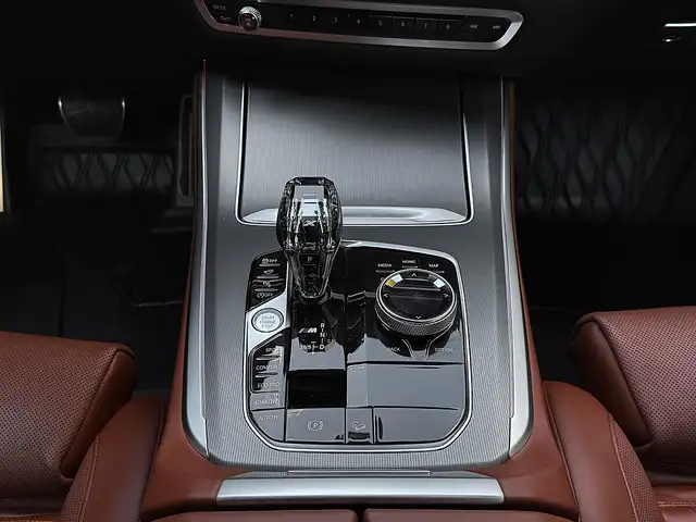 BMW X5 M view 15