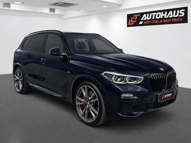 BMW X5 M view 4