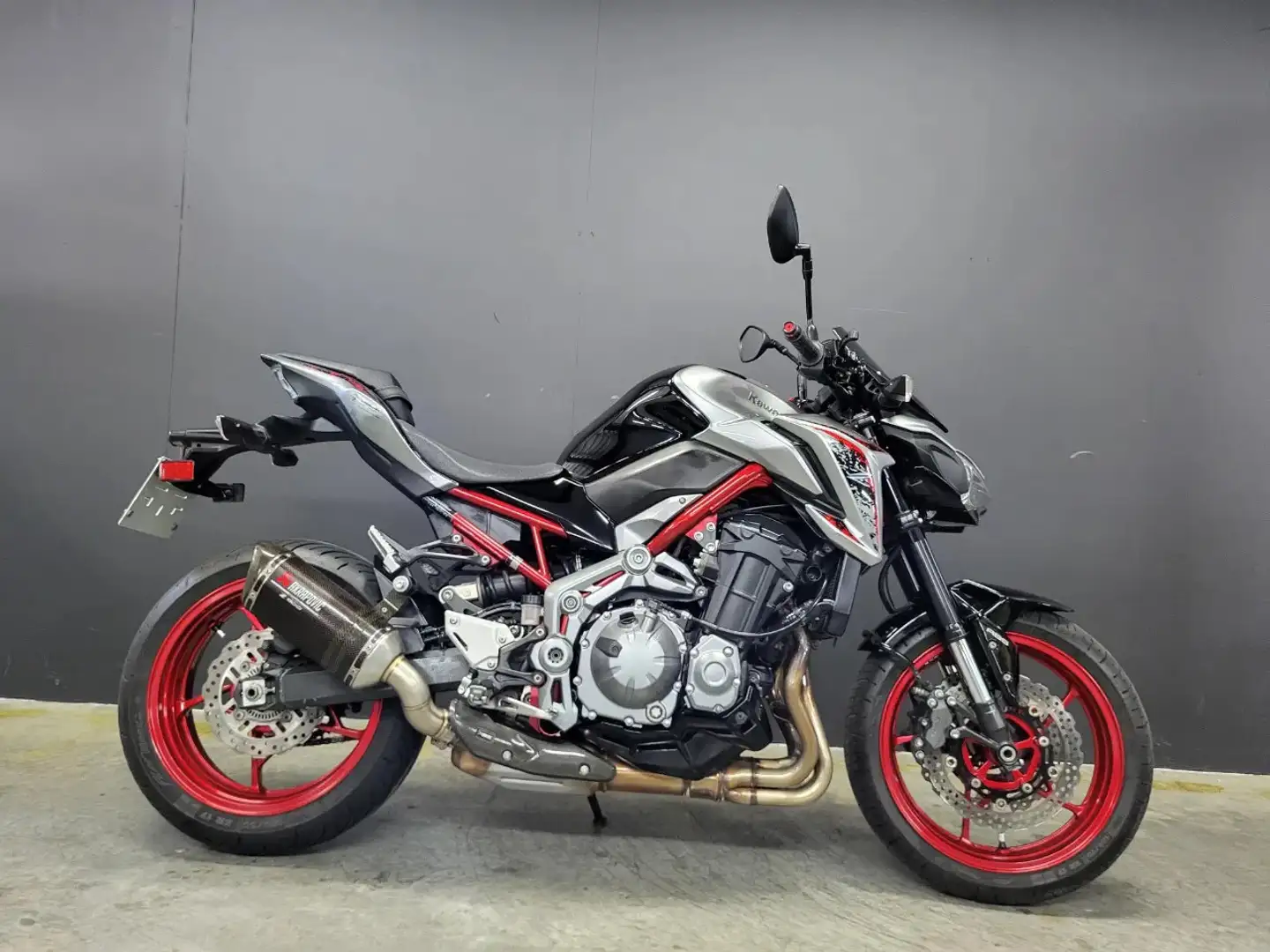 Kawasaki Z 900 (Akrapovic) - 2