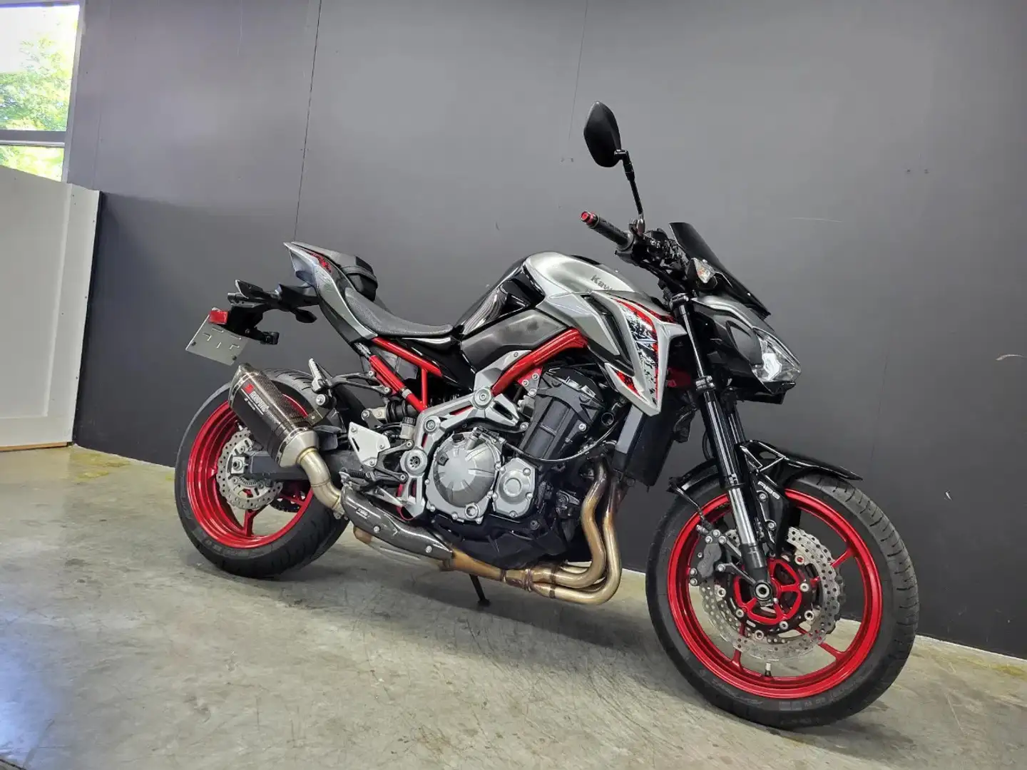 Kawasaki Z 900 (Akrapovic) - 1