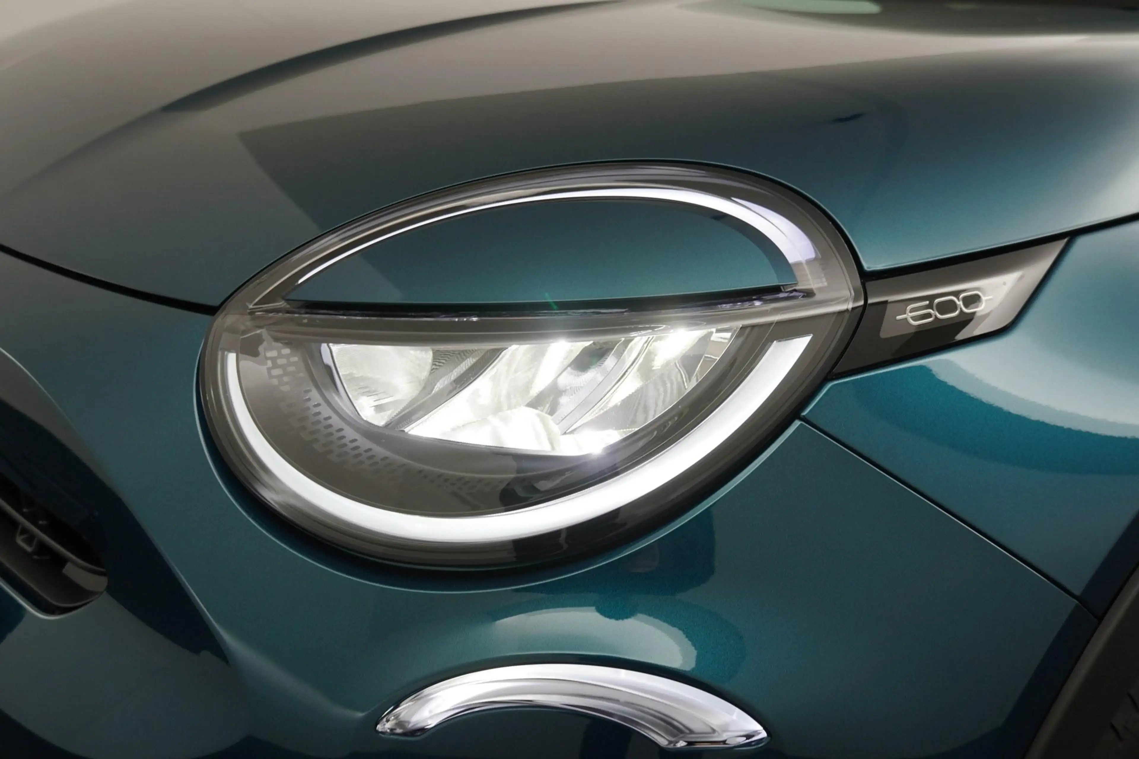 Fiat 600e La Prima 54 kWh | Pack Winter | Pack Dolce Vita | — photo 10
