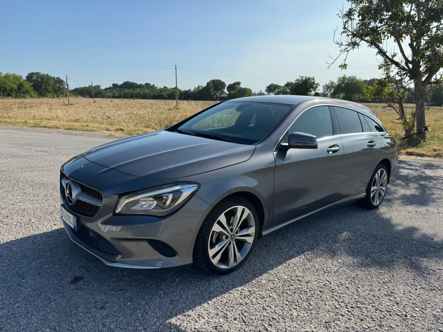 Mercedes-Benz CLA 200 CLA 200 d S.W. Automatic Business Gris - 1