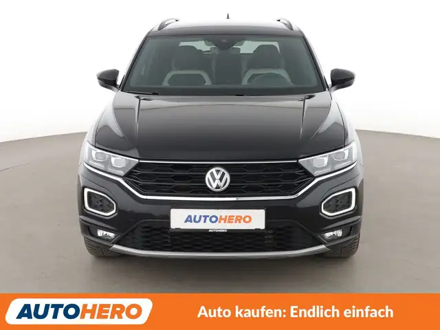 Volkswagen T-Roc view 9
