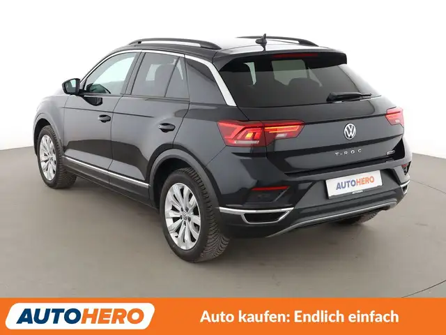 Volkswagen T-Roc view 4