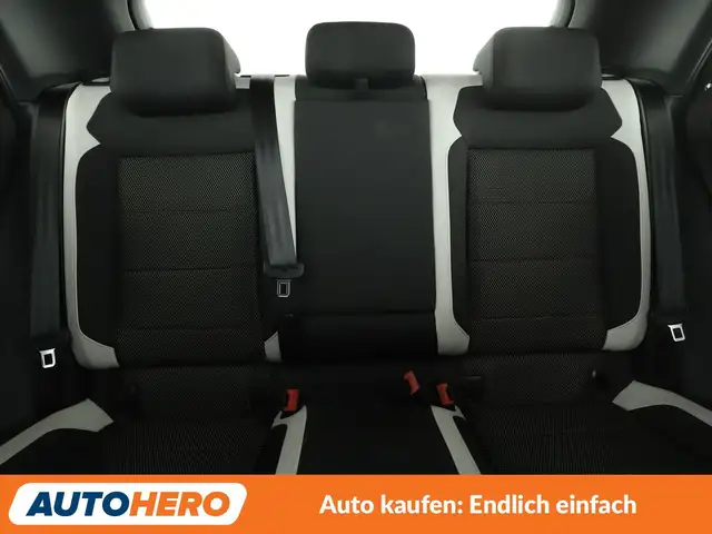 Volkswagen T-Roc view 15