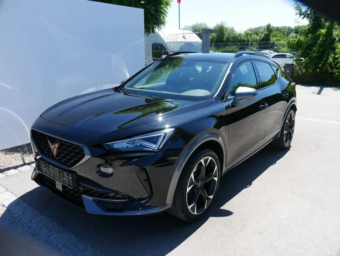 CUPRA Formentor VZ 1.4 e-Hybrid *NAVI*ACC*LED*PDC*KAMERA*SHZ* 19-Z Schwarz - 1