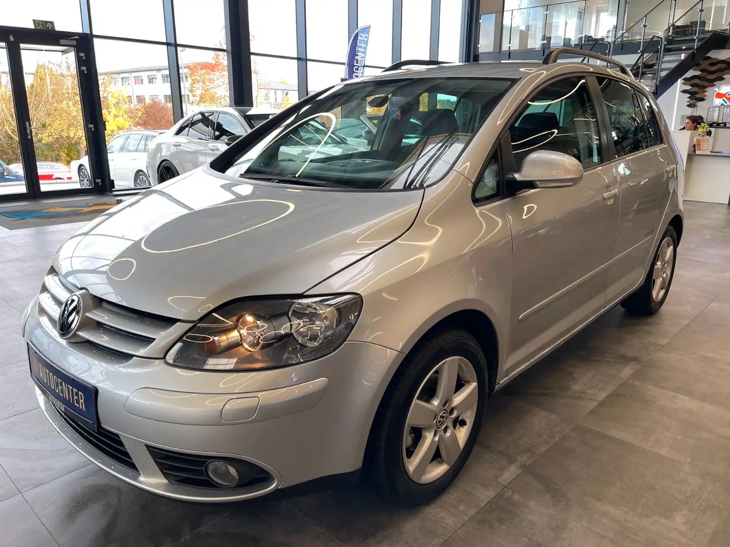 Volkswagen Golf Plus V United *TEMPOMAT*SZHZ*AHK*KLIMA* Silber - 2