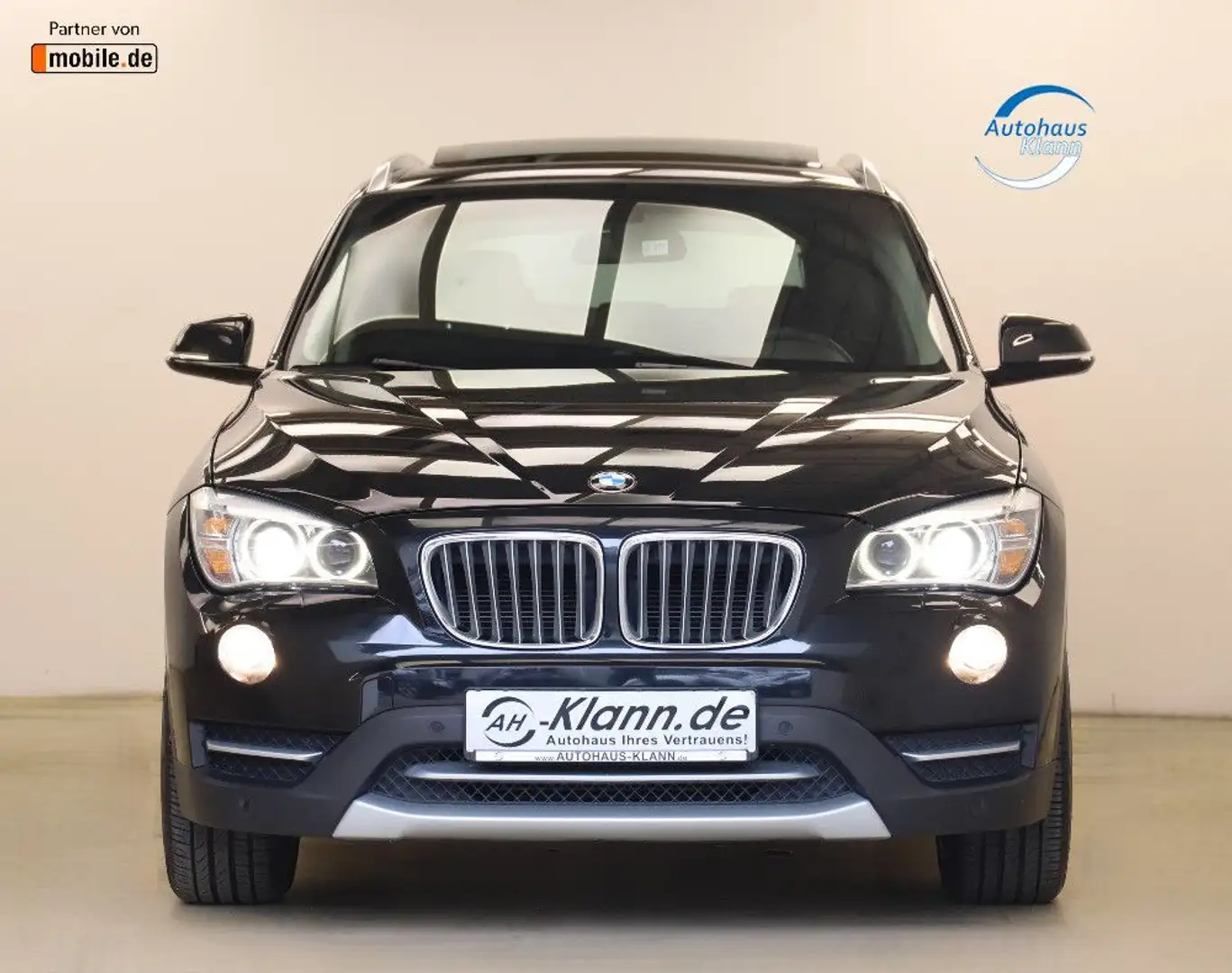 BMW X1 20i 184PS Automatik xLine xDrive Pano 1.Hand Black - 2