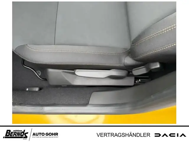 Dacia Sandero view 11