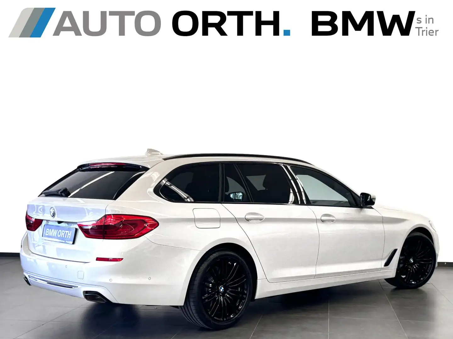 BMW 540 i xDrive Touring NAPPA PANO HUD ACC KOMF.SITZ Weiß - 2