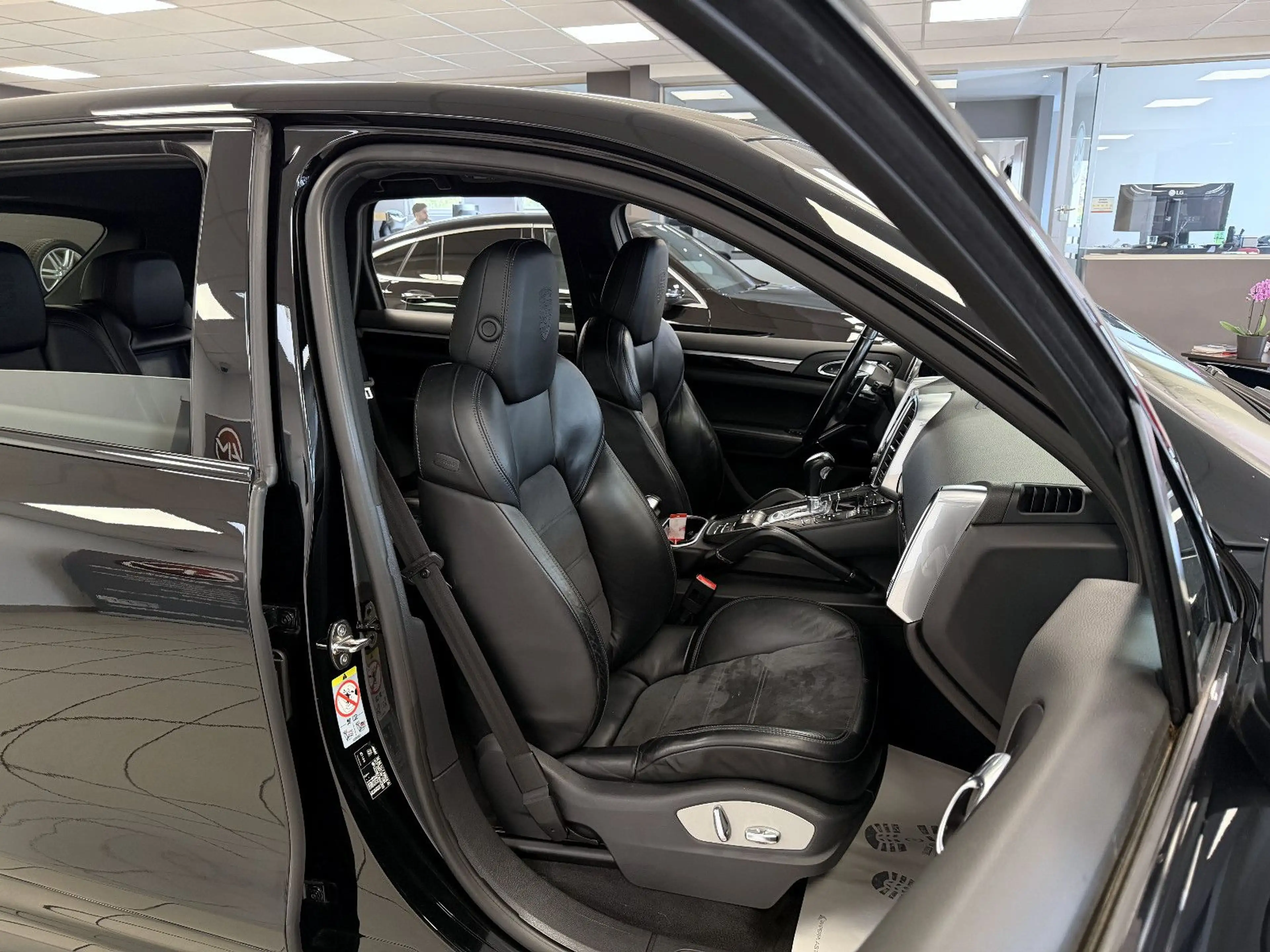Porsche Cayenne Diesel Platinum *Chrono*Bose*Memory*21"Z — photo 12